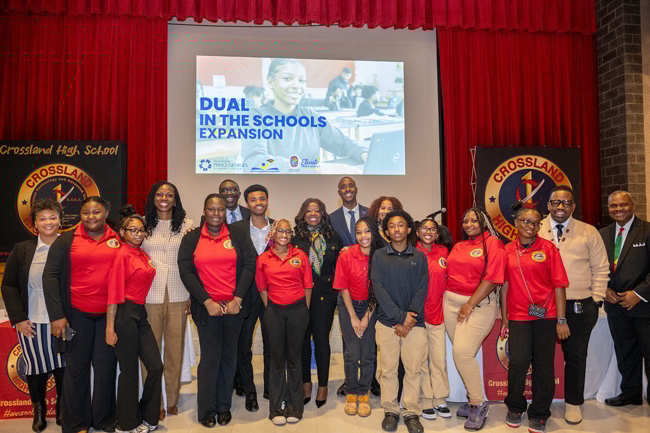 students-PGCPS-leadership-council-members-dual-in-schools-event-Crossland