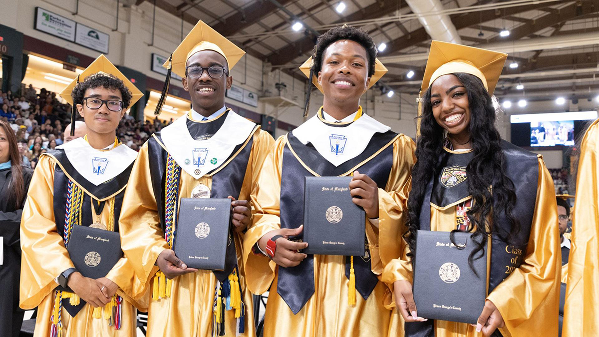 Oxon-Hill-graduates