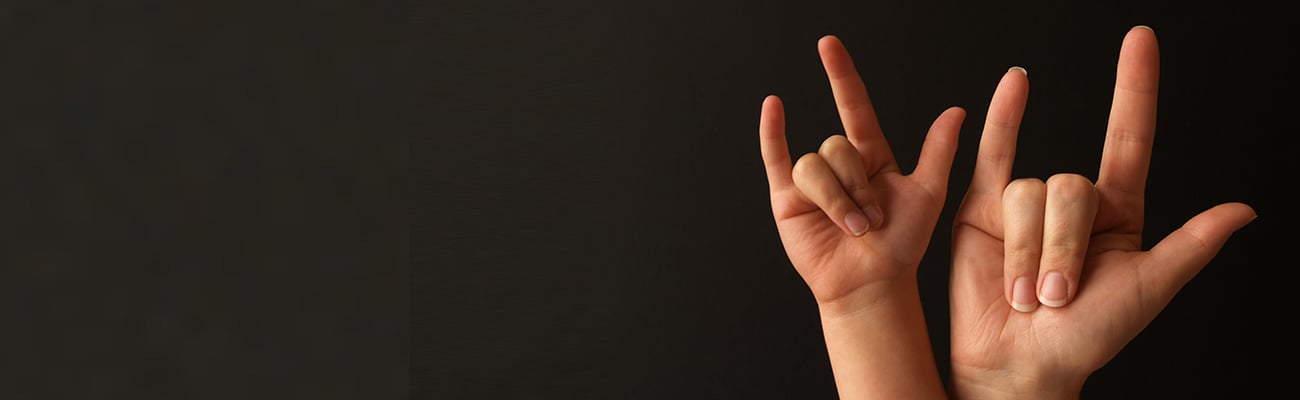 sign-language-for-love-two-hands